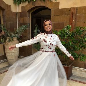 Meet your Posher, Lobna